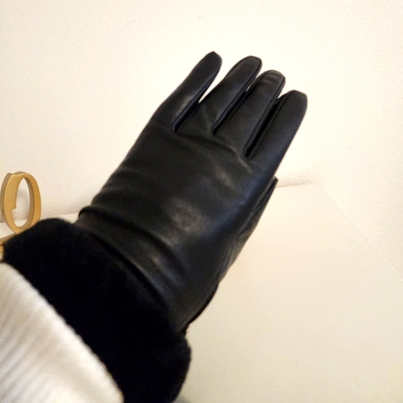 UGG Accessories - UGG Gloves